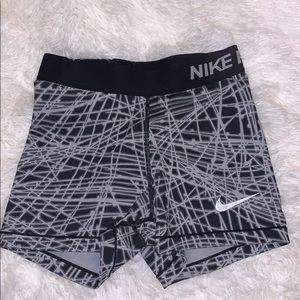 Women’s Nike Pros
